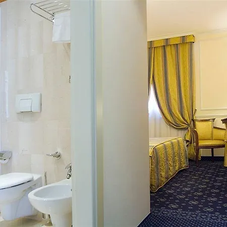 Hotel The Regency Sure Collection By Western Lissone