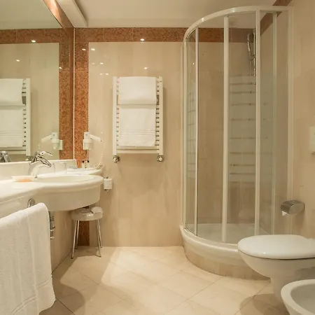Hotel The Regency Sure Collection By Western Lissone
