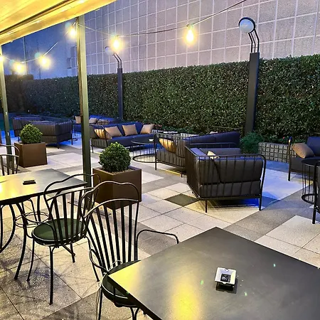 Hotel The Regency Sure Collection By Western Lissone