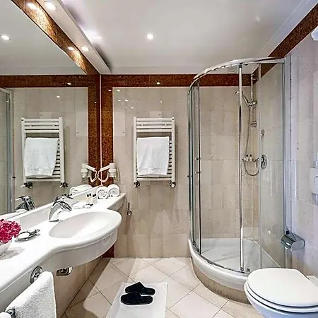 Hotel The Regency Sure Collection By Western 4*